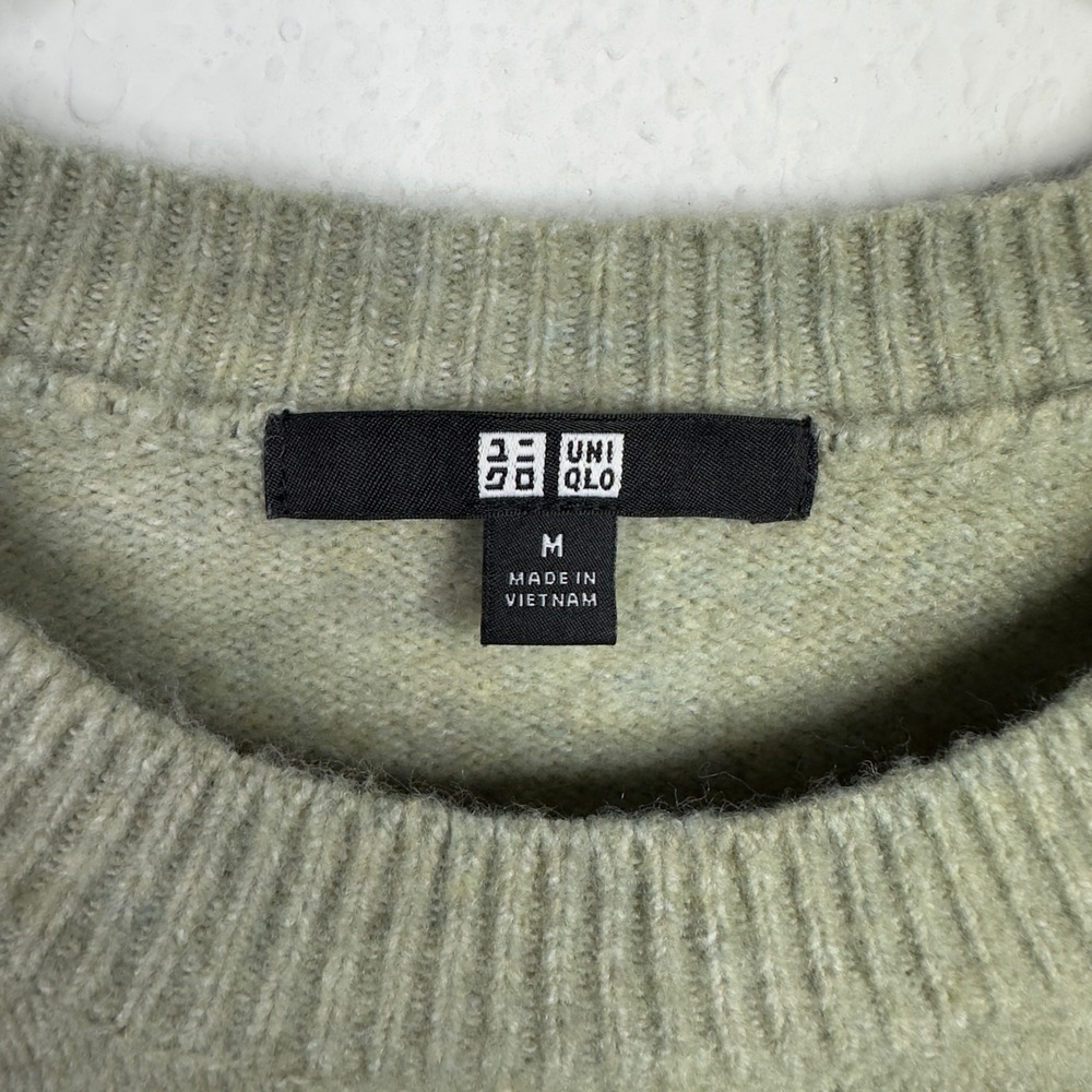 Uniqlo‎ Sweater Mens M Green Wool Blend Knit Crewneck Minimalist Preppy Grandpa - Picture 3 of 7